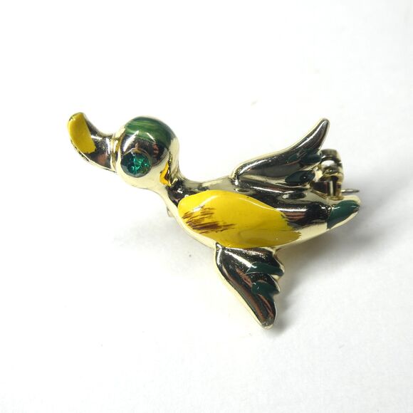 Flying Mallard Duck Pin w/Green Rhinestone Eye Vintage Goldtone Yellow - Picture 1 of 5